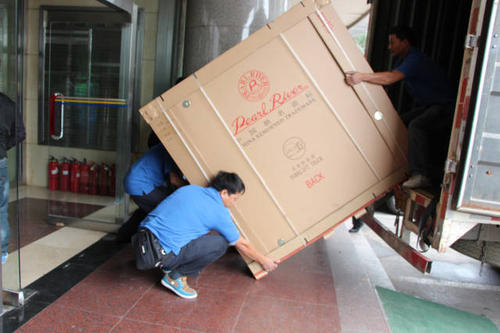 安岳钢琴贵重工艺品无忧运